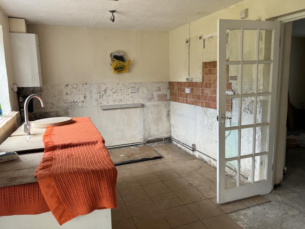 Lot: 153 - DETACHED COTTAGE FOR COMPLETE REFURBISHMENT - Proposed kitchen which will be cleared